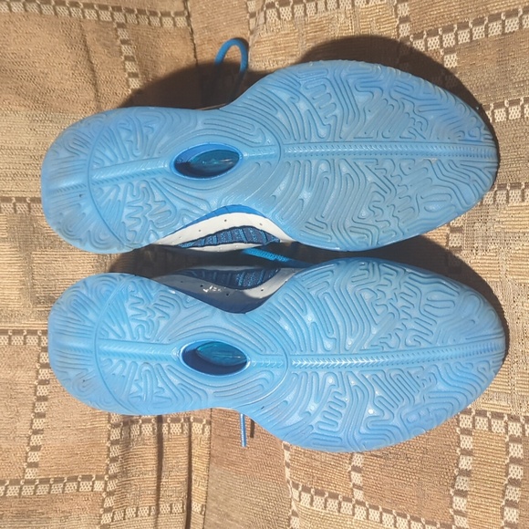 LeBron 21 - Picture 2 of 4